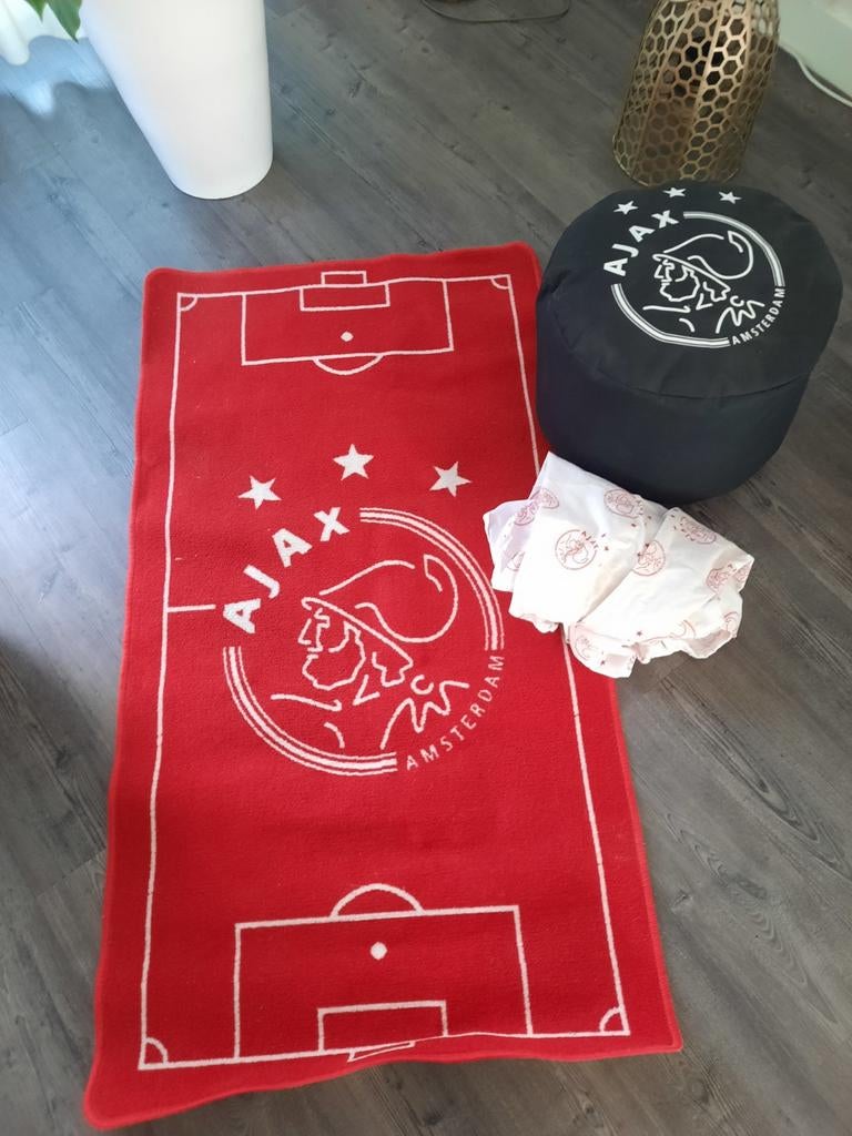 Leuk speelkleed en poef van Ajax., Ophalen, Gebruikt
