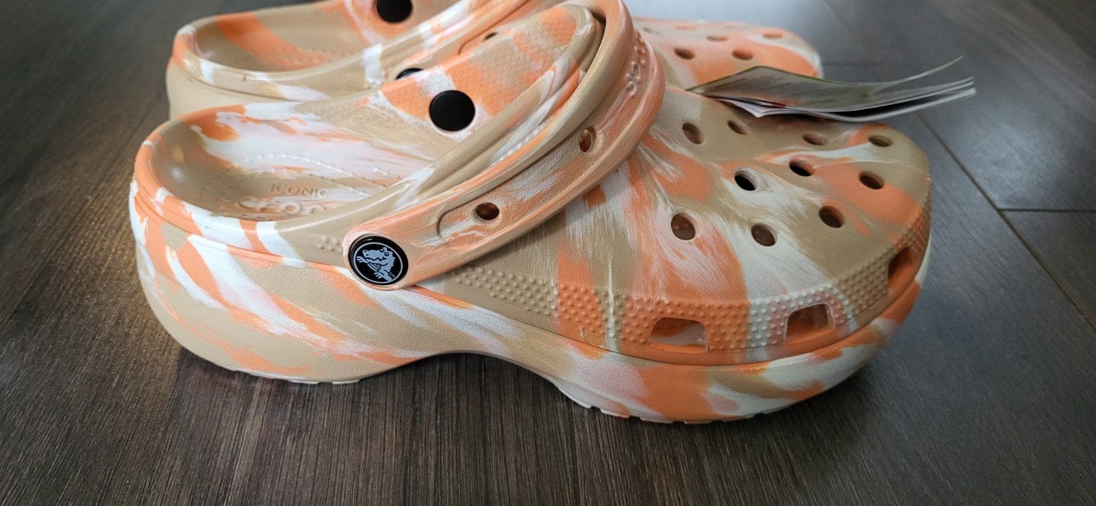 Nieuwe crocs classic platform mt 37/38, Kleding | Dames, Schoenen, Beige, Nieuw, Ophalen of Verzenden, Crocs
