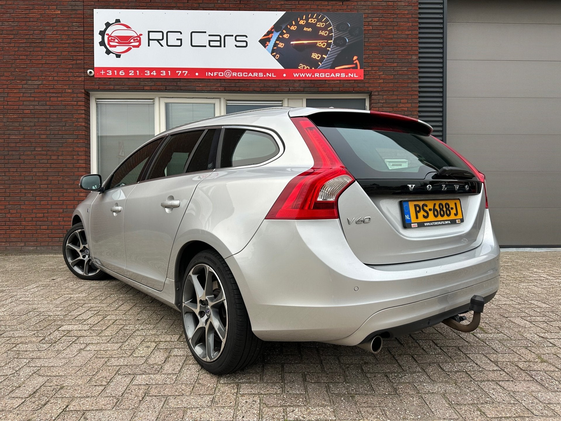 Volvo V60 2.0 D2 Ocean Race / Leder / Navi / PDC / Stoelverw, Auto's, Voorwielaandrijving, Stof, Gebruikt, 4 cilinders