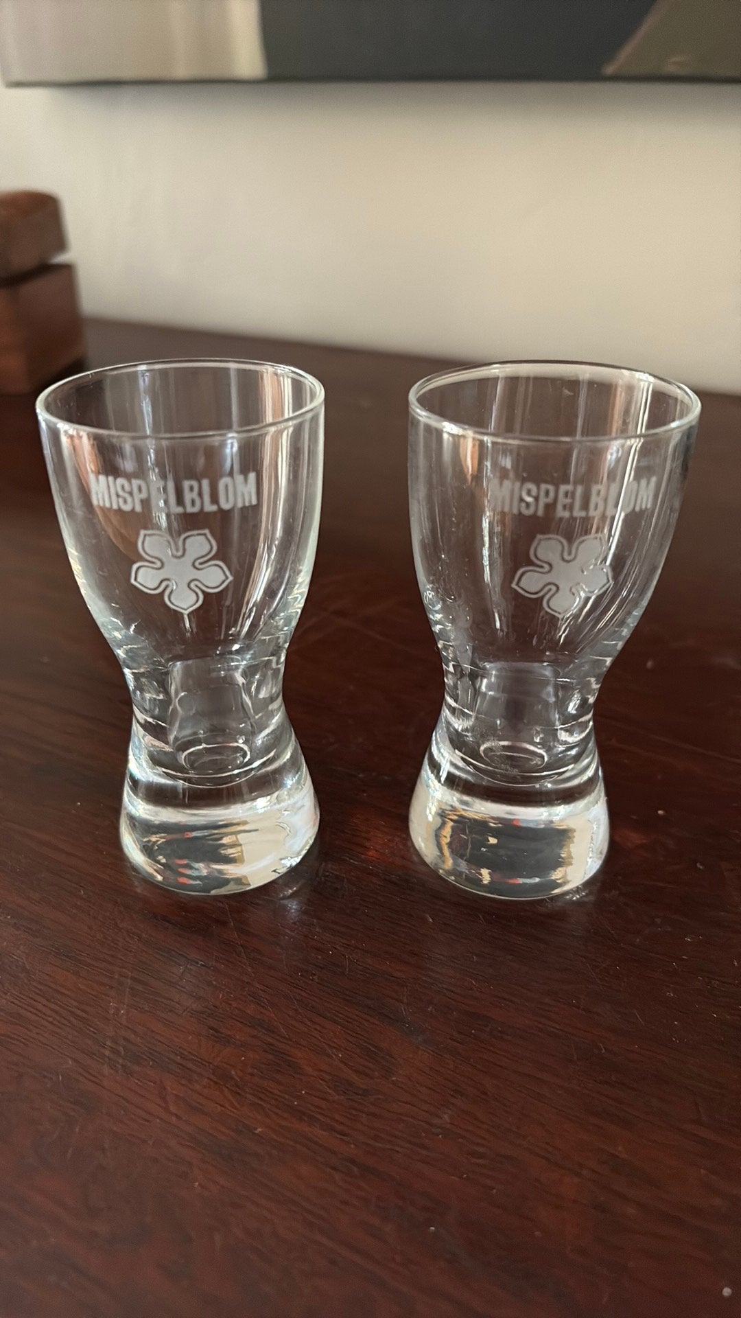 Mispelblom borrelglaasjes, Verzamelen, Glas en Borrelglaasjes, Ophalen of Verzenden, Borrel- of Shotglas
