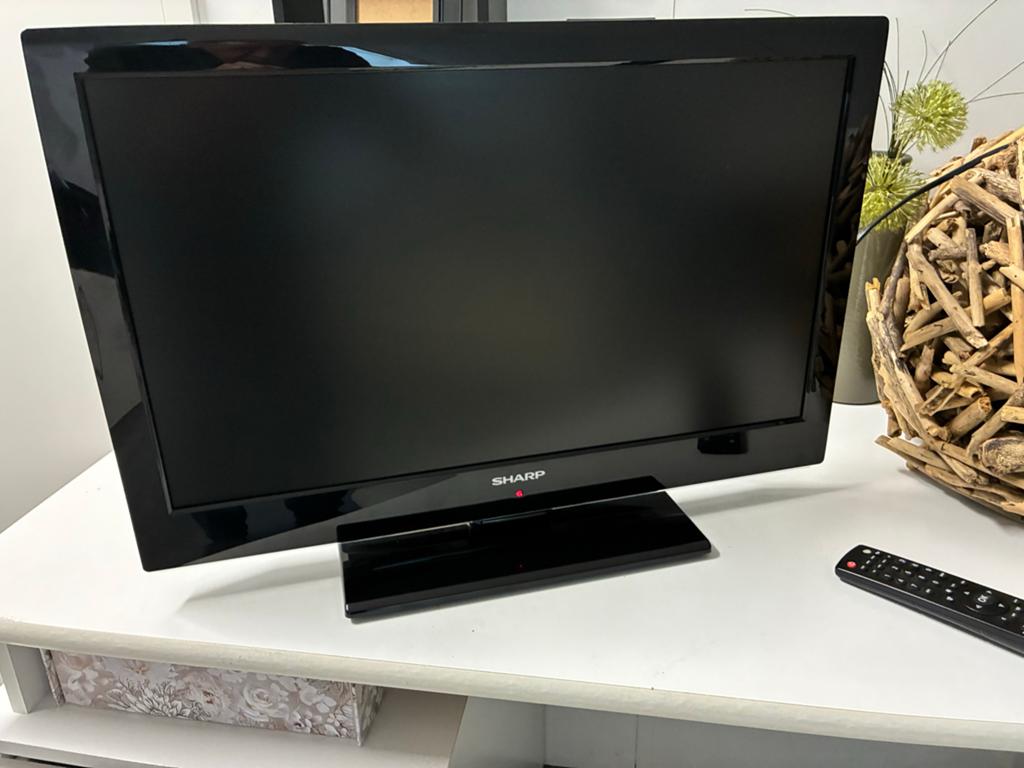 Sharp LCD TV LC-24LE240E met afstandsbediening, Gebruikt, 50 Hz, Ophalen of Verzenden, 40 tot 60 cm