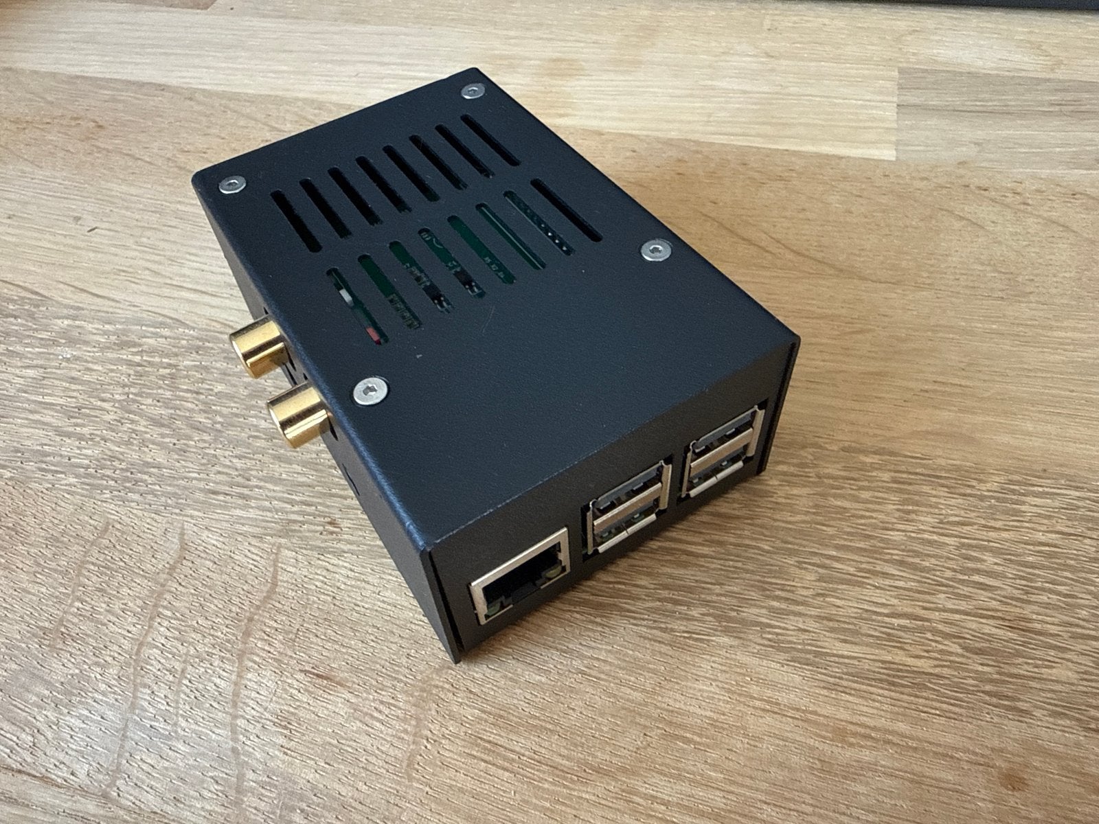 Raspberry Pi 3B met hifi berry DAC in metalen behuizing, Computers en Software, Overige Computers en Software, Ophalen of Verzenden