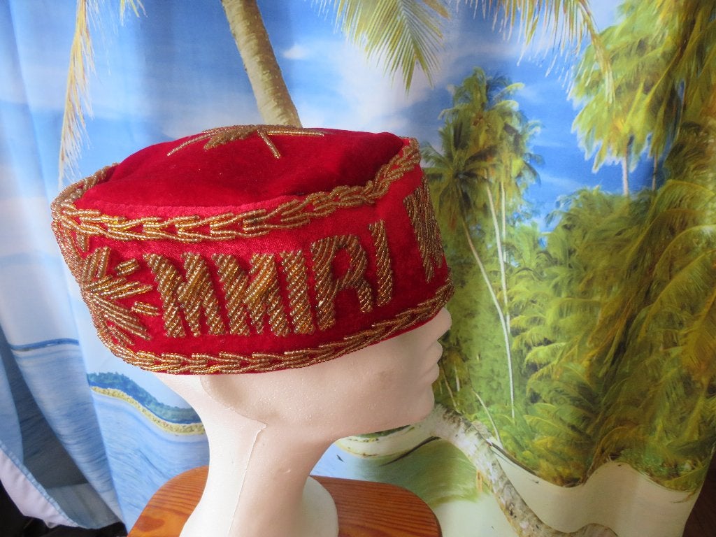 rood fluweel  lgbo fila hoed MMIRI NANKA, Ophalen of Verzenden, Gedragen, 60 cm (XL, 7½ inch) of meer, Hoed