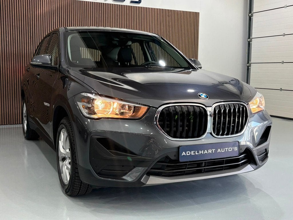 BMW X1 SDrive18i Business Edition Automaat / Navigatie full, 136 pk, Gebruikt, Automatische klimaatregeling, Origineel Nederlands