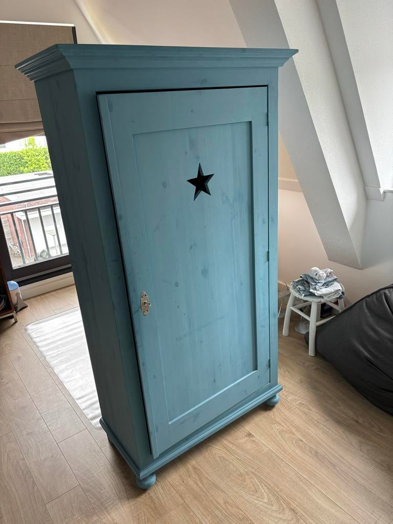 Blauwe houten kast met steruitsparing, Ophalen, 50 tot 100 cm, Zo goed als nieuw, 150 tot 200 cm