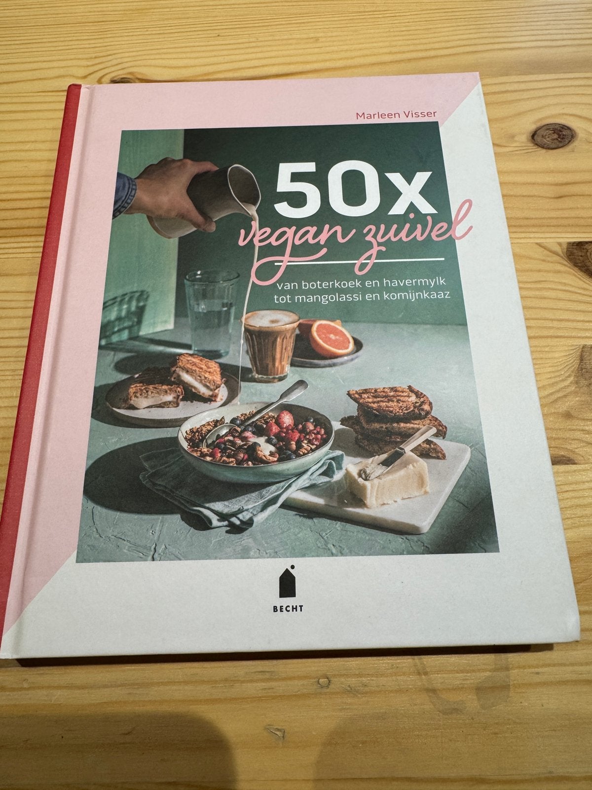 50x Vegan Zuivel Kookboek - Marleen Visser, Vegetarisch, Ophalen of Verzenden, Zo goed als nieuw, Taart, Gebak en Desserts