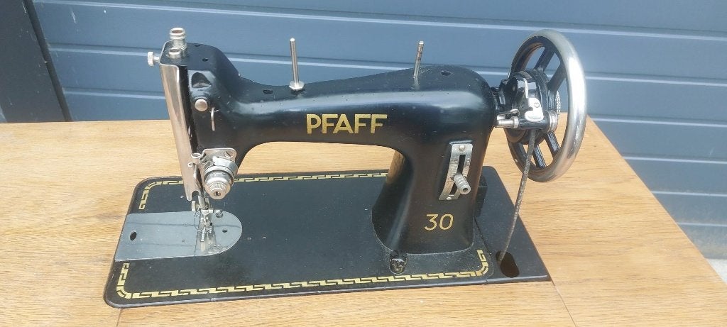 Naaimachine Pfaff 30, Ophalen