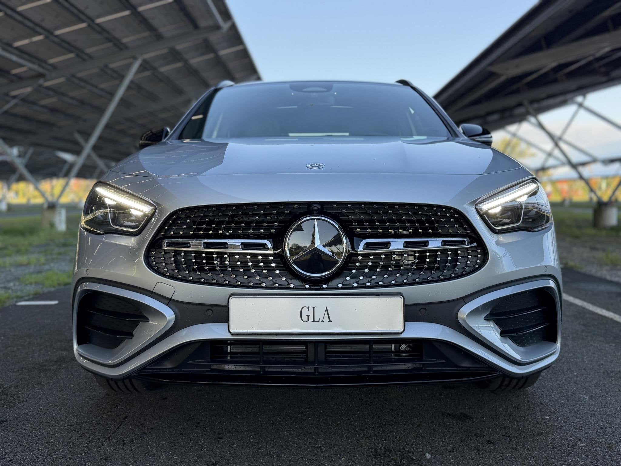 Mercedes-Benz GLA-klasse 250e 140 Years Edition | AMG line |, Auto's, 4 cilinders, 16 kWh, Bedrijf, Nieuw