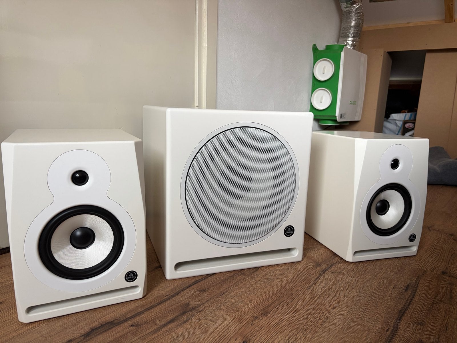 Devine RX-8A studiomonitor (2x) + RX-10SA subwoofer wit, Ophalen of Verzenden, Gebruikt, Studiomonitor, Overige merken