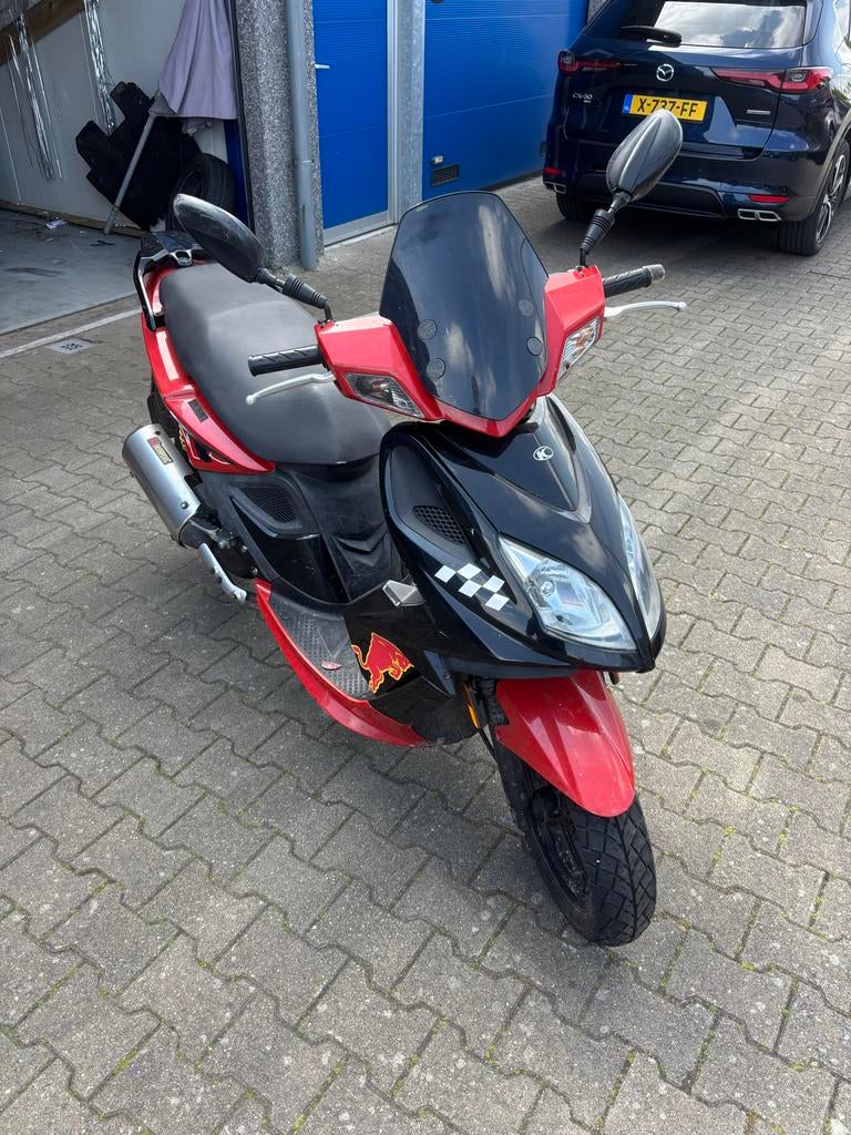 Kymco Agility 80cc Scooter - Rood/Zwart, Fietsen en Brommers, Ophalen, Zo goed als nieuw, 80 cc, Agility