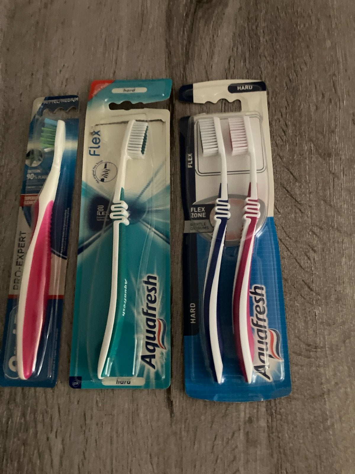 Nieuwe Aquafresh en Oral-B tandenborstels (hard), Ophalen of Verzenden, Nieuw, Overige typen