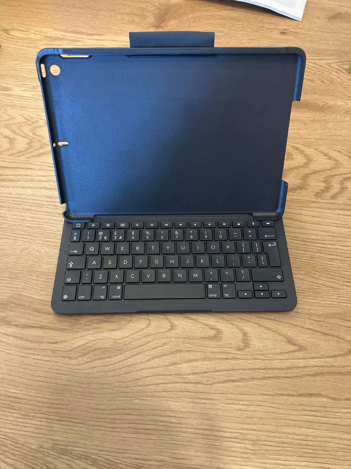 Logitech Slim Folio 7/8/9e generatie, 10 inch, Gebruikt, Apple iPad, Zwart