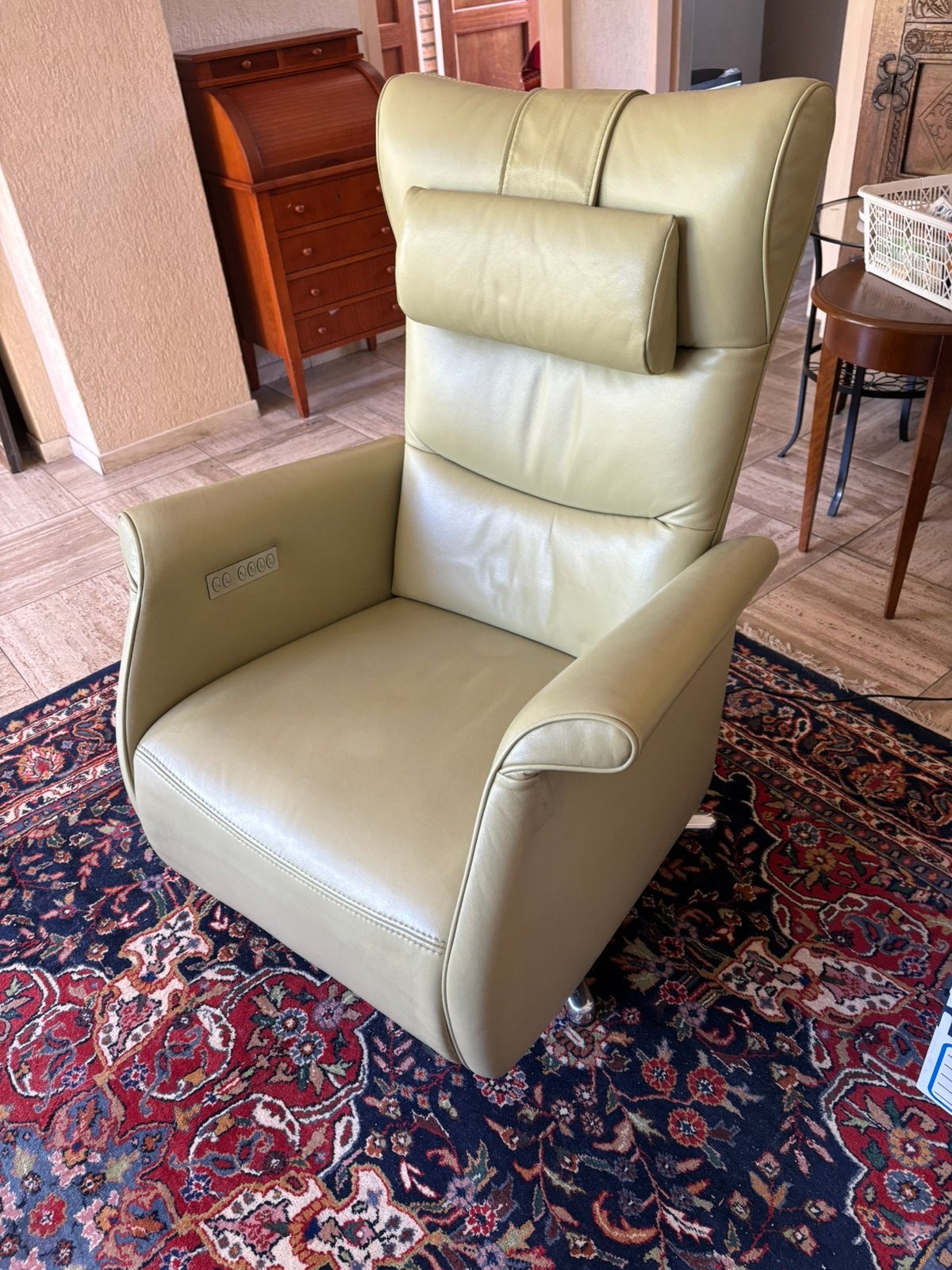 Moderne prominent relaxstoel Frans Molenaar, Huis en Inrichting, Fauteuils, Ophalen, Minder dan 75 cm, Zo goed als nieuw, Leer