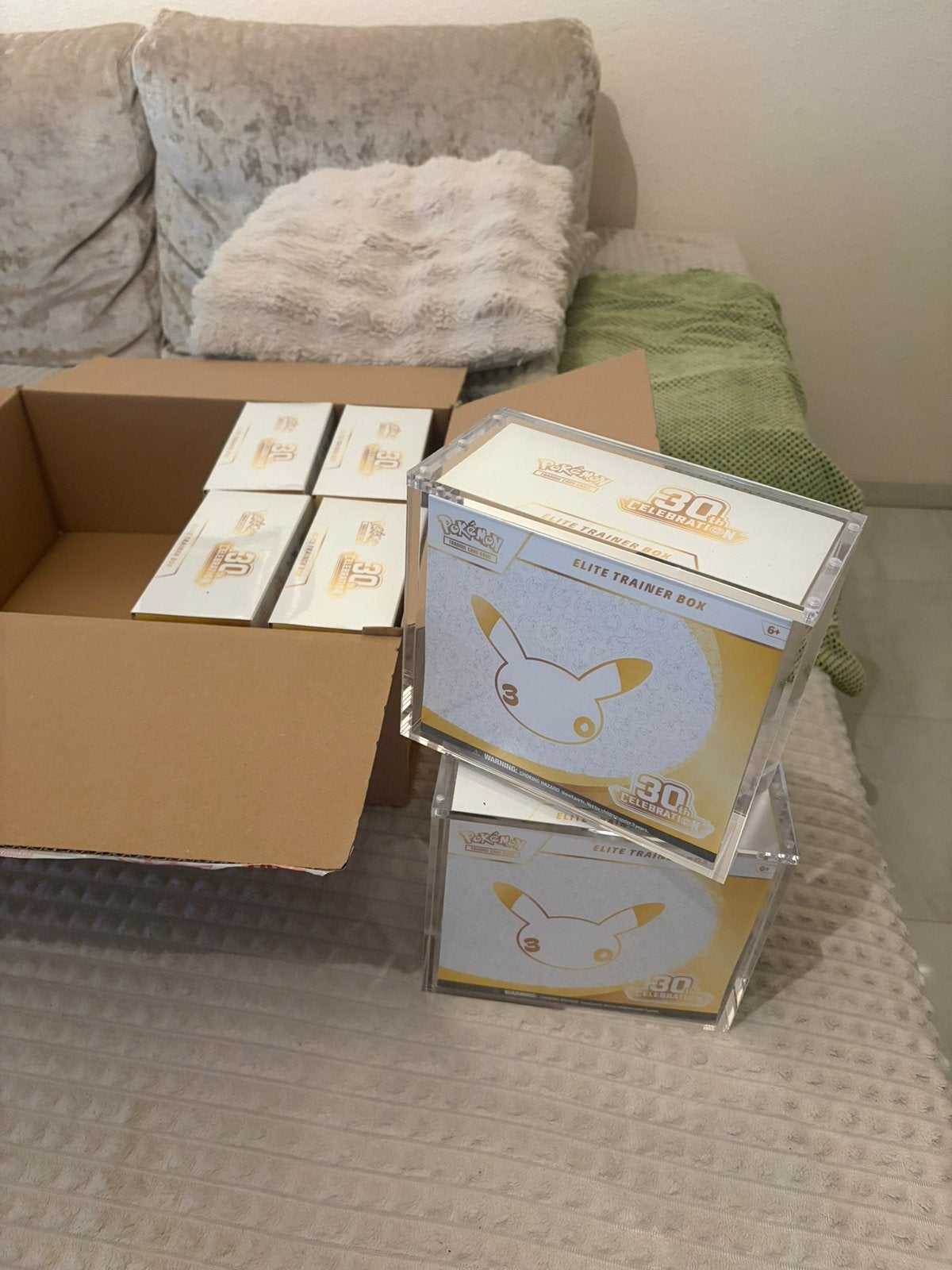 30th celebration sealed elite trainer box, Ophalen of Verzenden, Nieuw, Boosterbox, Foil