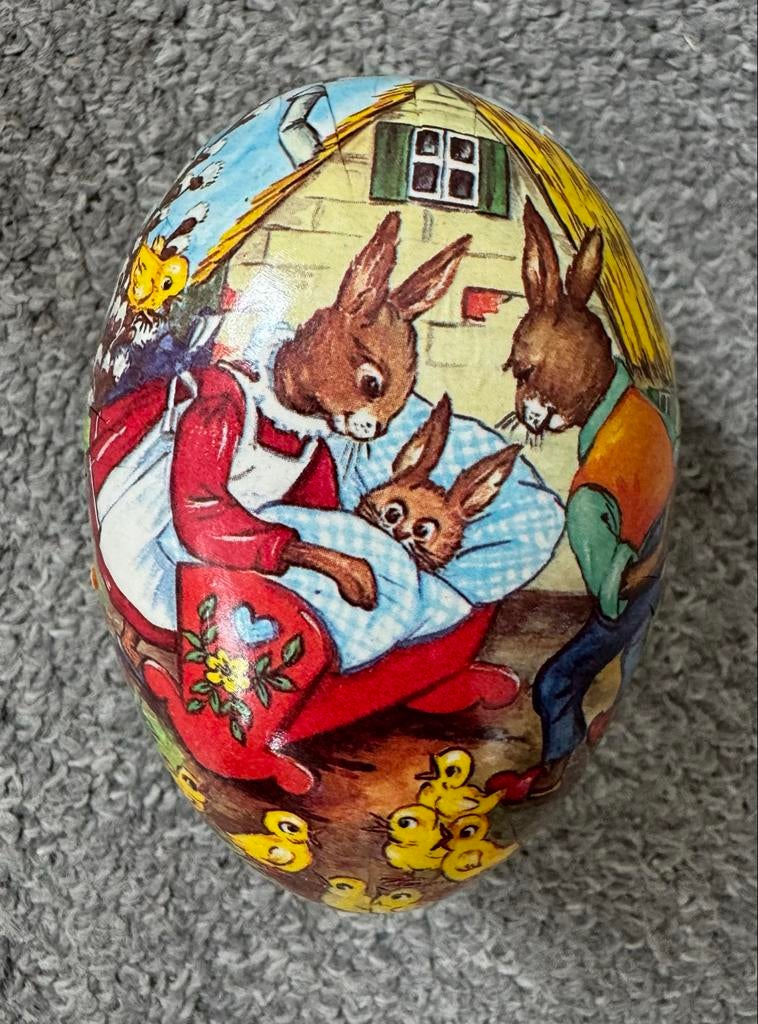 Pasen: vintage paasei, candy container, karton, Diversen, Pasen, Ophalen of Verzenden, Zo goed als nieuw