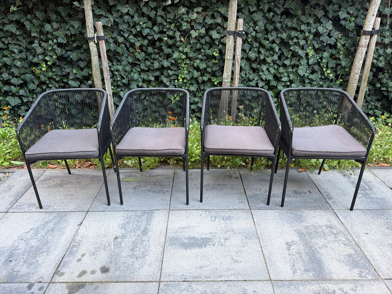 Set van 4 zwarte tuinstoelen met kussens, Huis en Inrichting, Stoelen, Ophalen, Gebruikt, Zwart, Vier