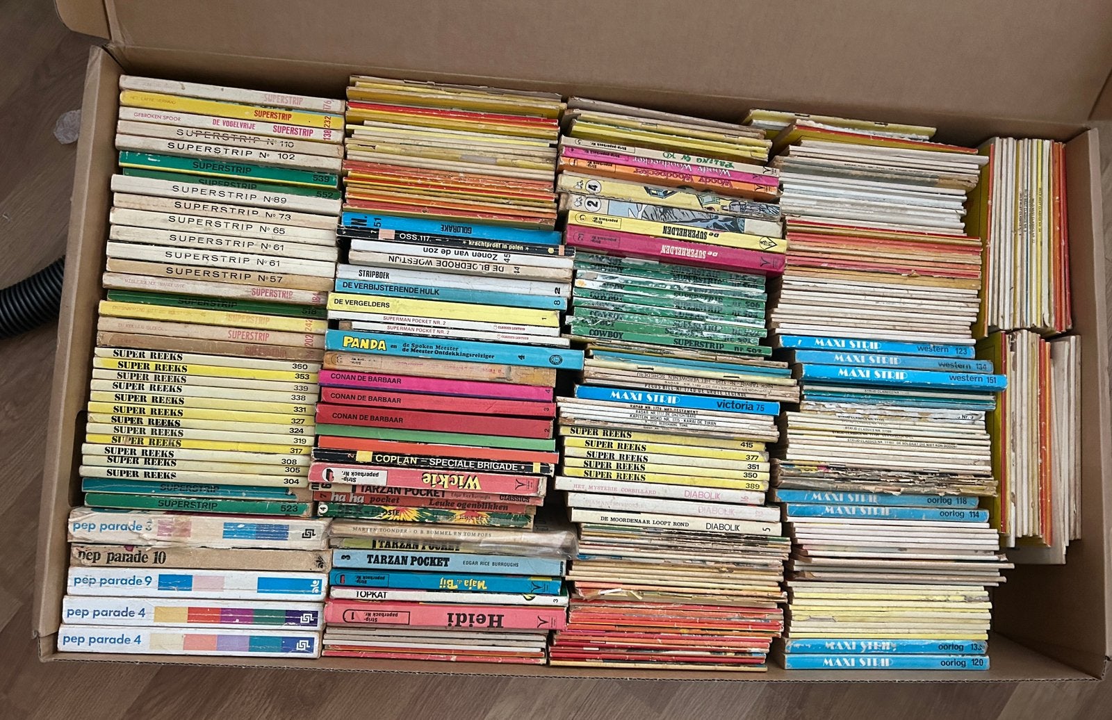 Grote verzameling pocket strips - Diverse genres, Meerdere stripboeken, Ophalen, Gelezen