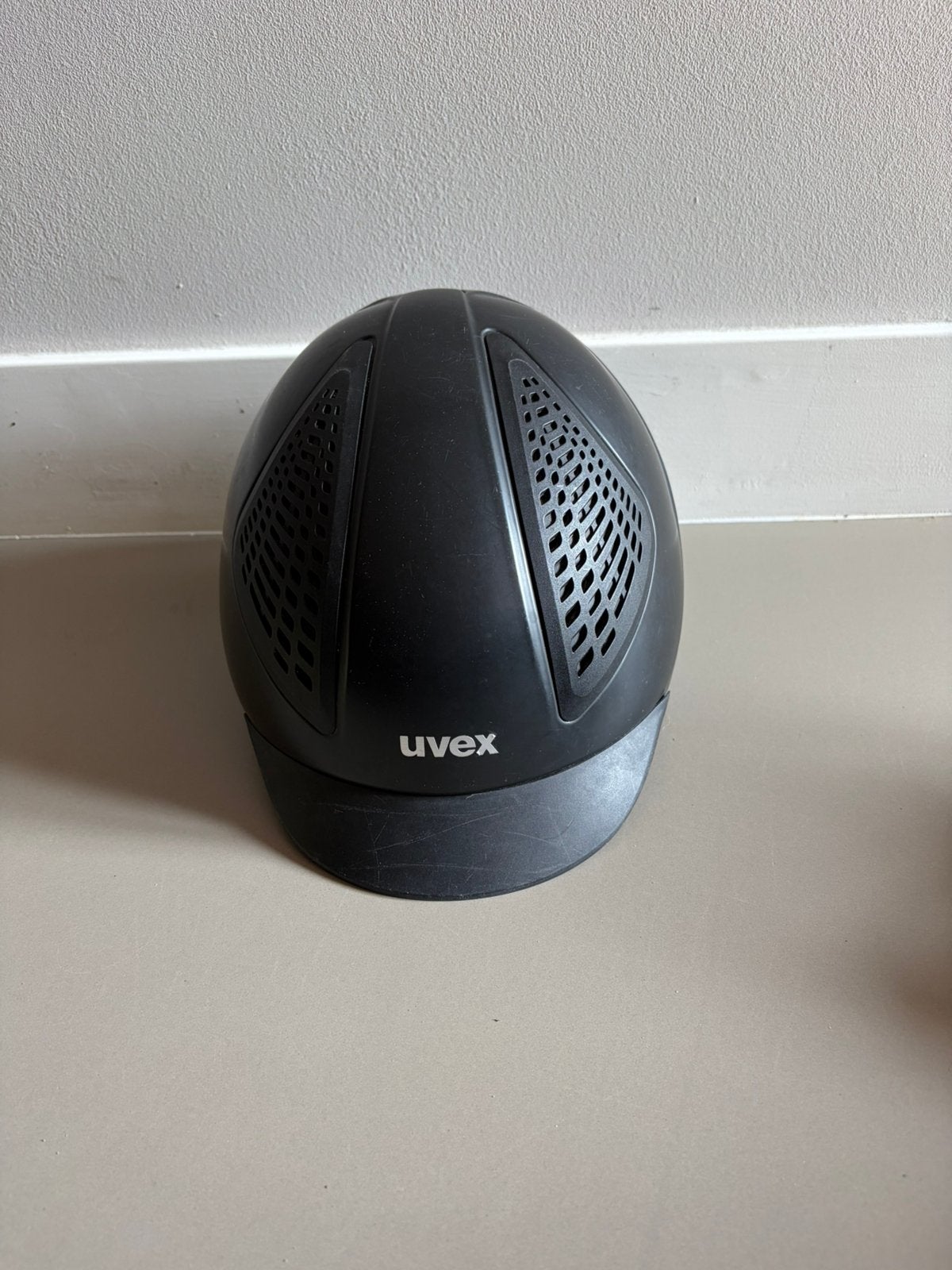 Cap UVEX, Ophalen, Gebruikt, Dressuur