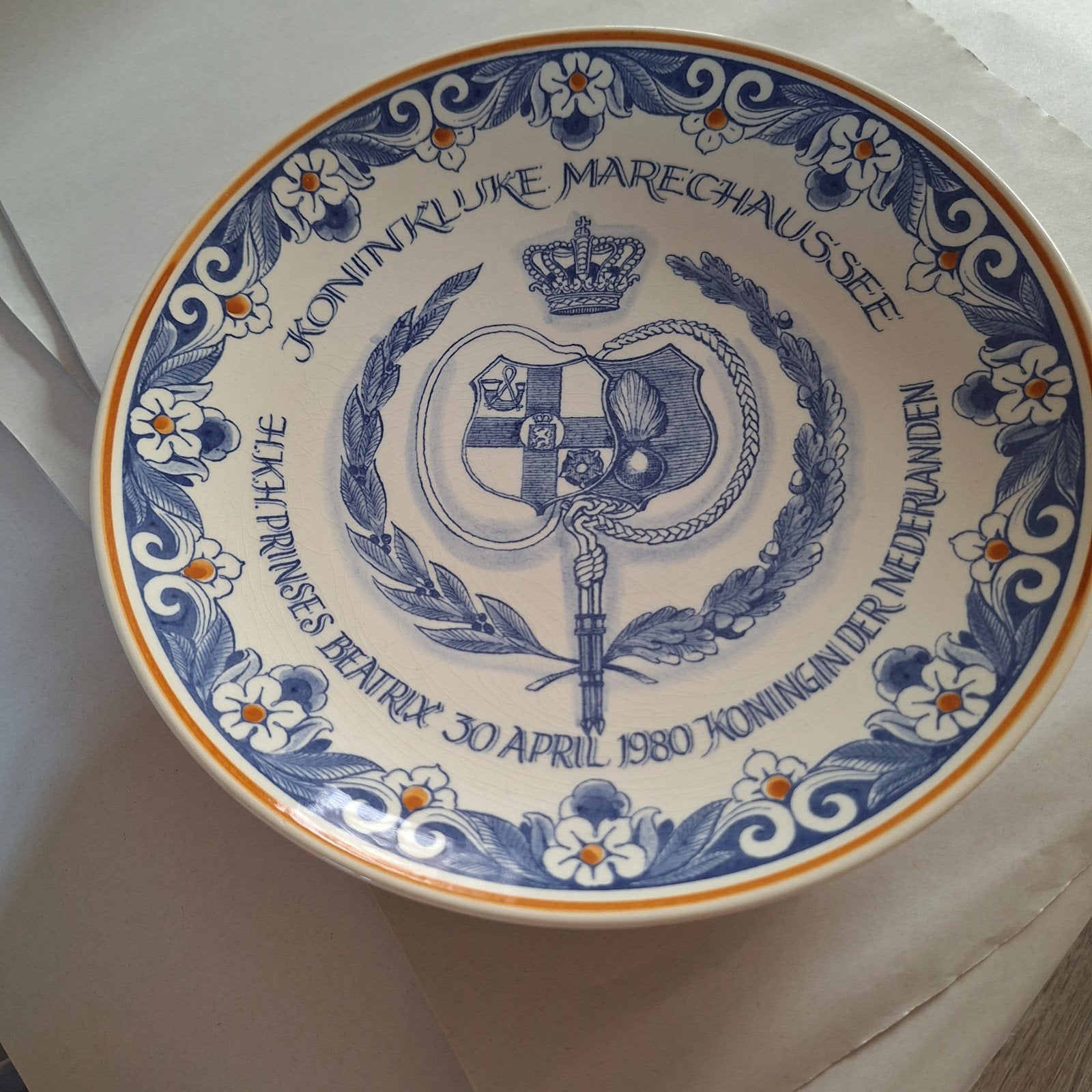 Herdenkingsbord Beatrix 1980 Koninklijke Marech, Antiek en Kunst, Ophalen