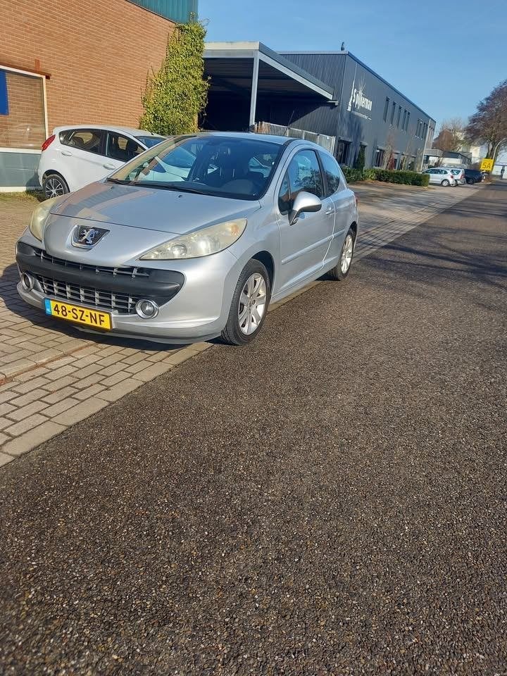 Peugeot 207 1.6 16V 3DRS 2006 Grijs  airco/clima werkend, Auto's, Voorwielaandrijving, Zwart, 4 cilinders, 1188 kg