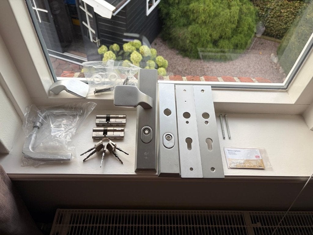 Luxe set DOM Veiligheidscilinders Kerntrekbeslag Certificaat, Ophalen of Verzenden, Gebruikt, Slot