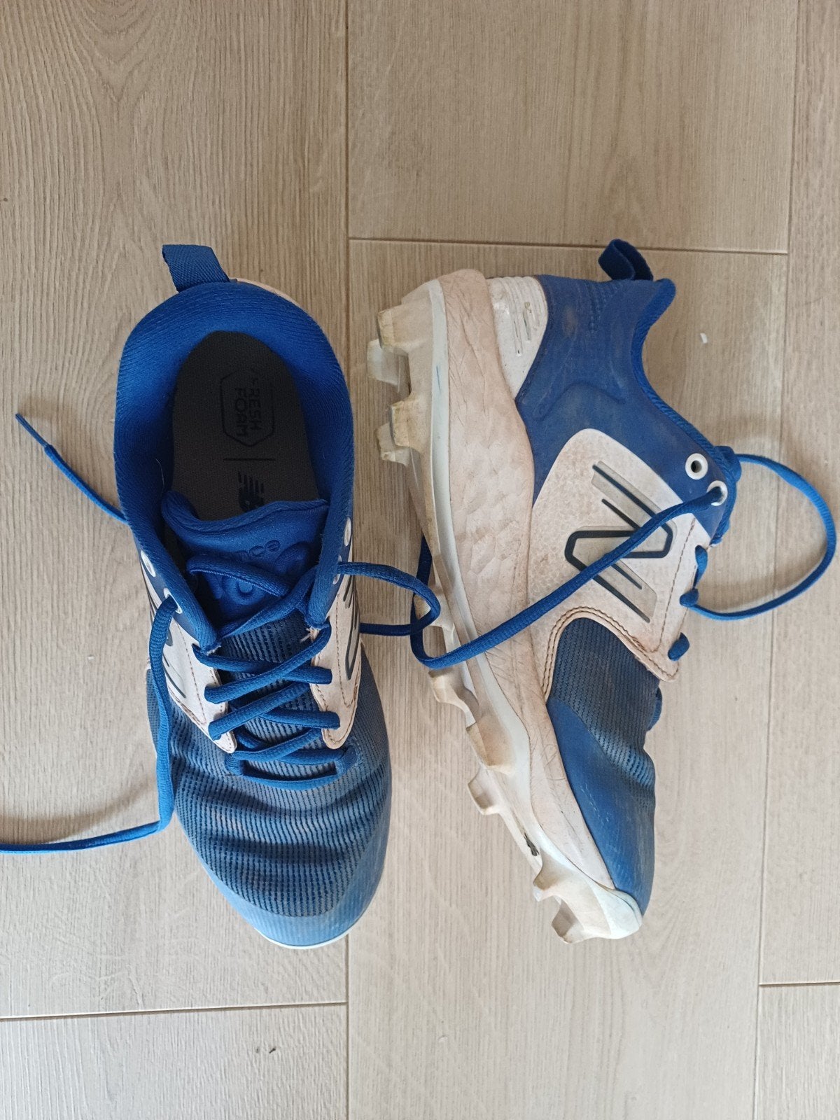 Kicks/honkbalschoenen maat 42, Ophalen of Verzenden, Zo goed als nieuw, Schoenen