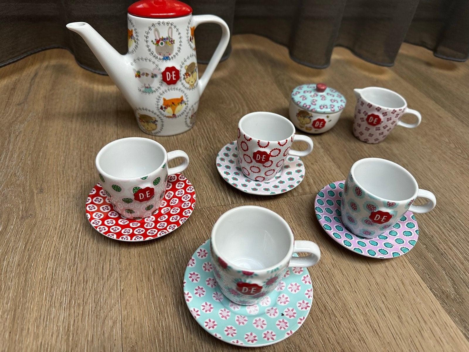 Douwe Egberts Kinder Theeservies - Compleet, Kinderen en Baby's, Speelgoed | Overig, Ophalen of Verzenden, Gebruikt, Jongen of Meisje