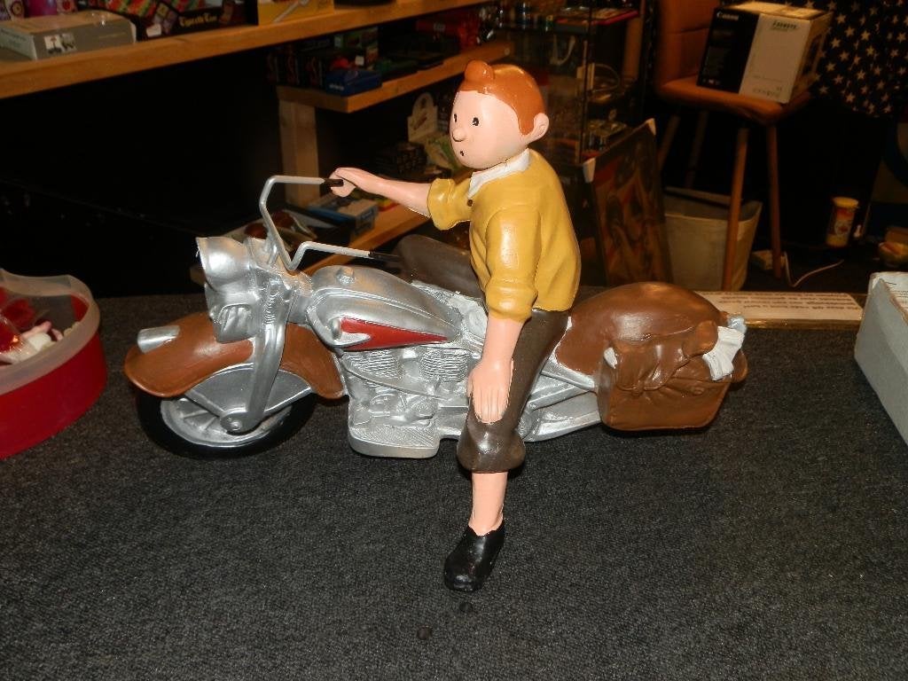 Beeld Kuifje op motor, Verzamelen, Beelden en Beeldjes, Ophalen of Verzenden, Nieuw, Fantasy