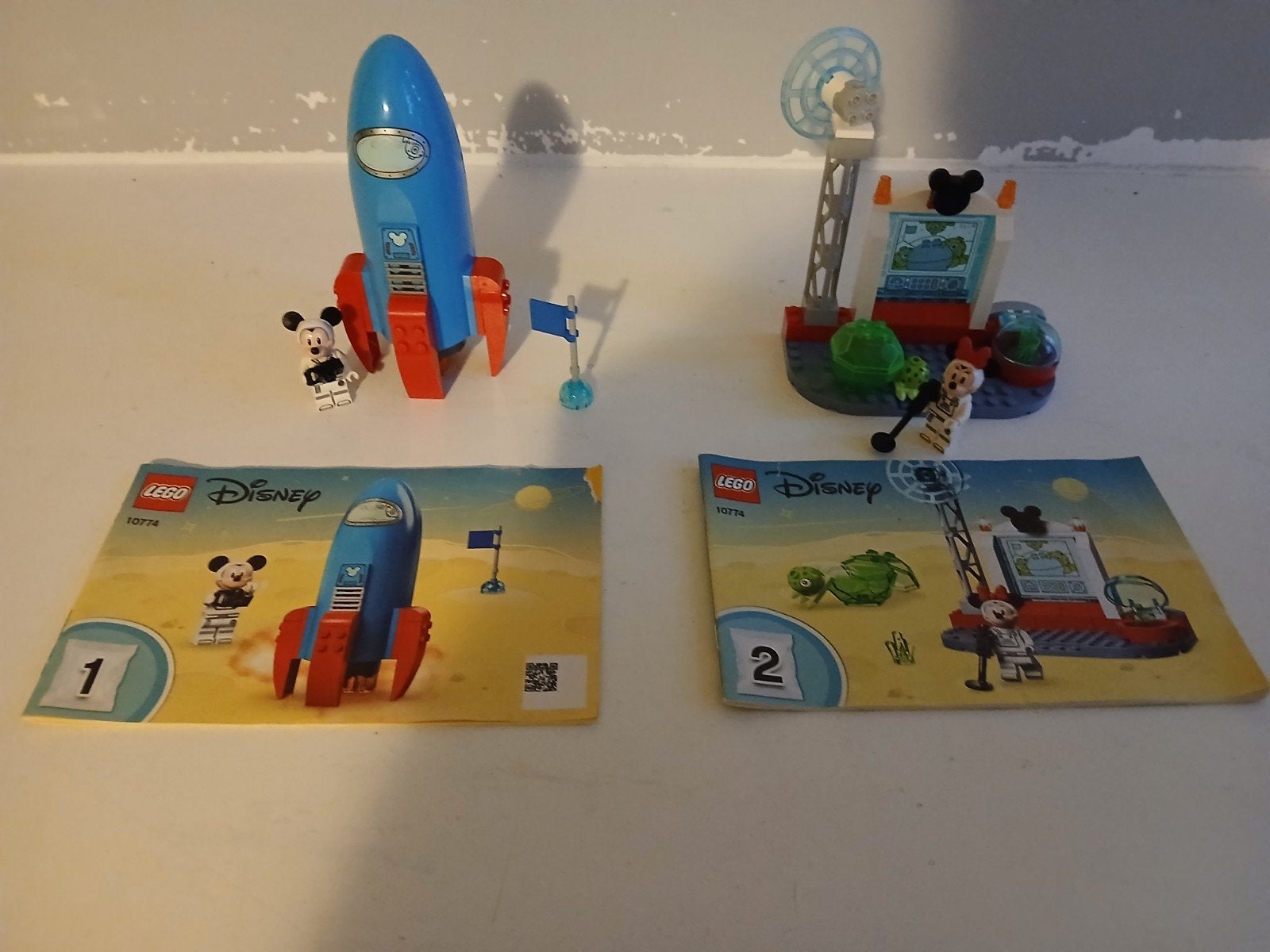 LEGO Disney Mickey Mouse Raket en Ruimtebasis (10774), Ophalen of Verzenden, Zo goed als nieuw
