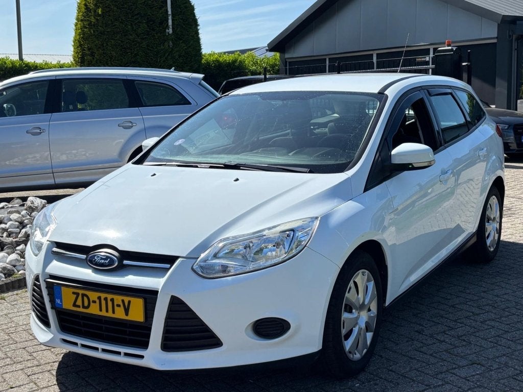 Ford FOCUS Wagon 1.6 Benzine Lease 2013 Wit Nette Auto Airco, Auto's, Ford, Focus, 1258 kg, Gebruikt, 4 cilinders