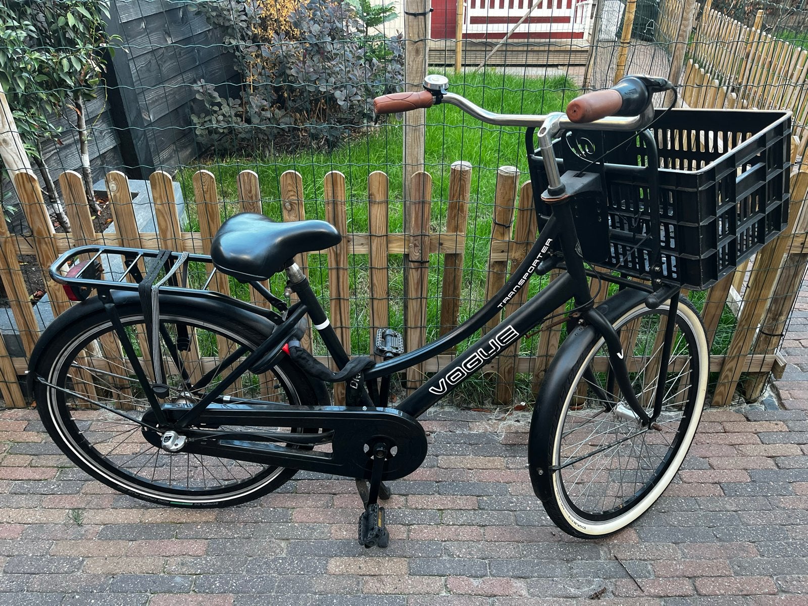Vogue Transporterfiets Zwart met Mand - Zo goed als nieuw, Terugtraprem, Gebruikt, 50 tot 53 cm, Ophalen