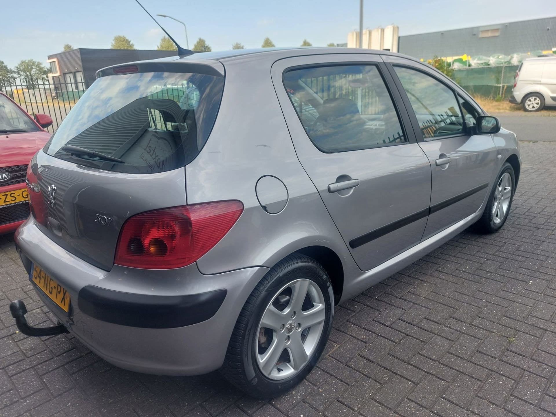Peugeot 307 2.0-16V Gentry 5 deurs + climate control, 136 pk, 4 cilinders, 1194 kg, Bedrijf