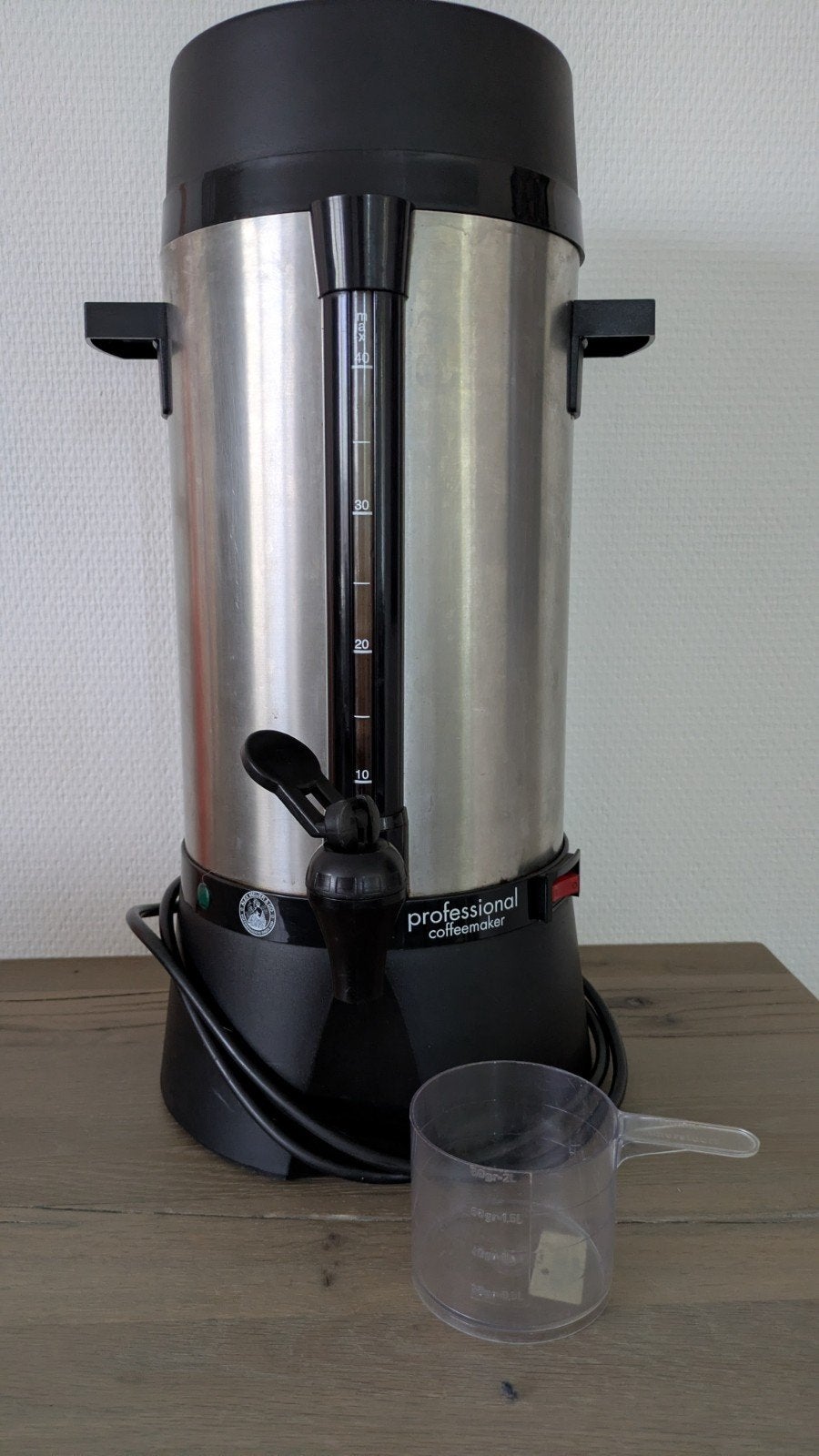 Koffie apparaat voor 40 koppen i.g.st., 4 liter of meer, Ophalen, 3 snelheden of meer