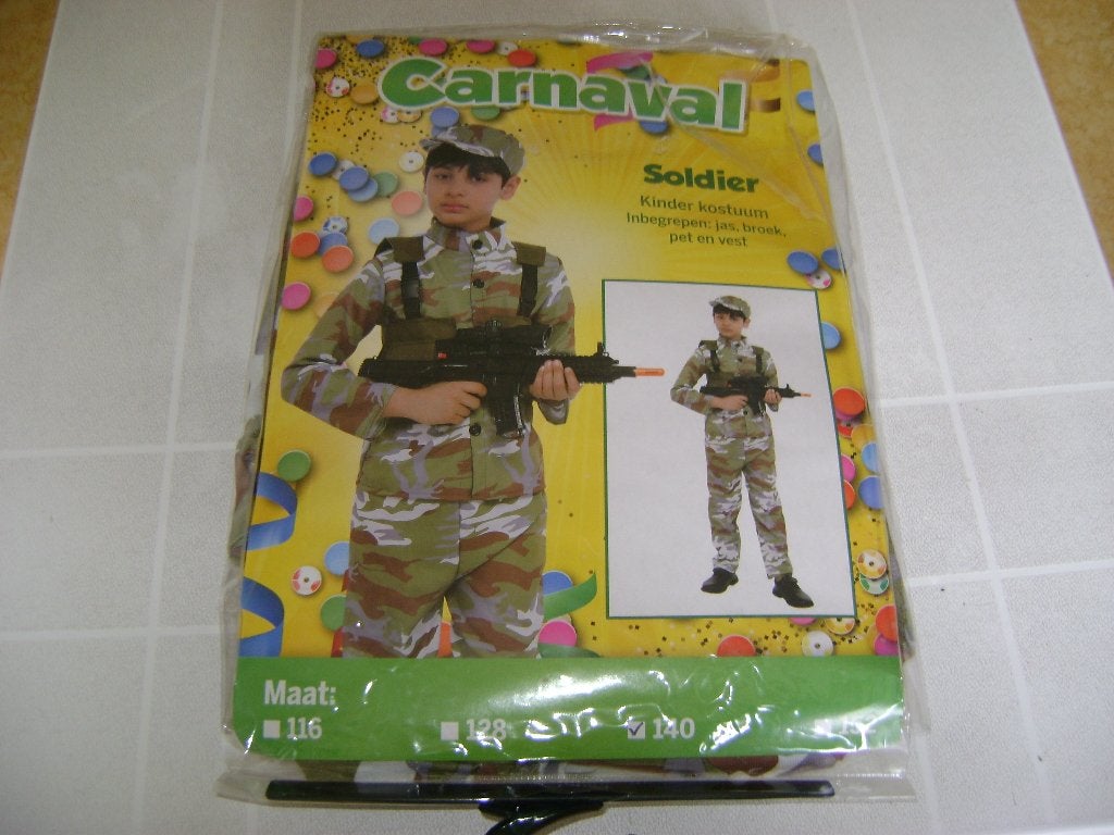 nieuw 4del soldaten kostuum jas broek pet beschermvest mt140, Ophalen of Verzenden, Nieuw, 134 t/m 140, Jongen