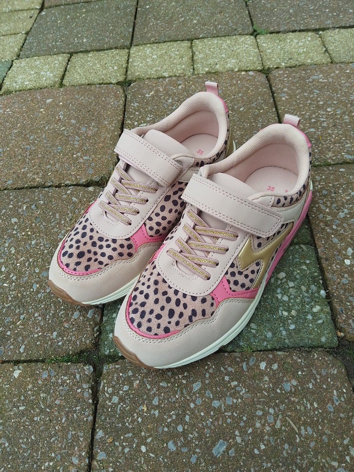Leuke roze sneakers , Maat 35 , Nieuw !!!, Kinderen en Baby's, Kinderkleding | Schoenen en Sokken, Meisje, Schoenen, Nieuw, Ophalen of Verzenden