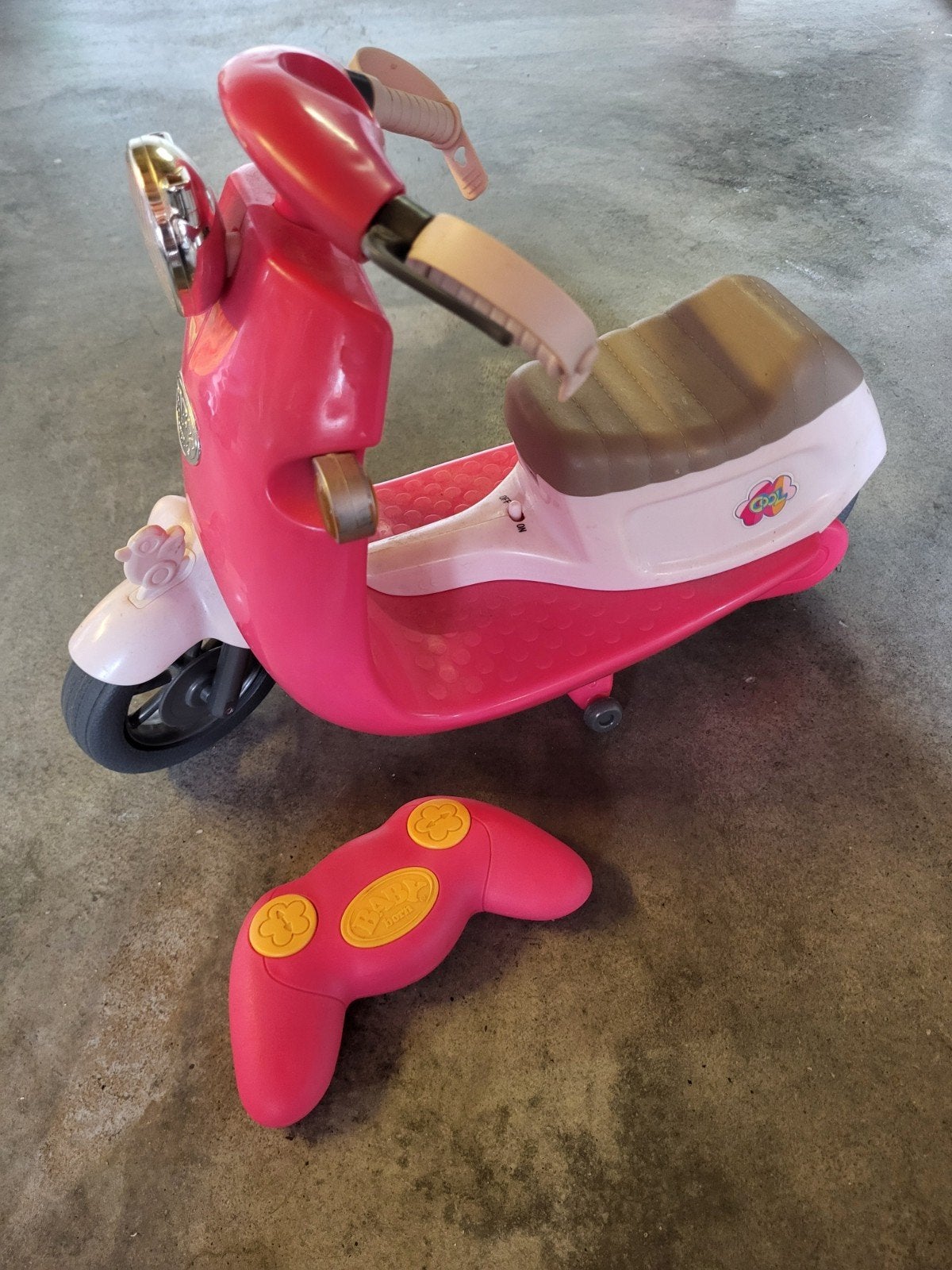 Babyborn Scooter met afstandsbediening - Roze, Ophalen, Zo goed als nieuw
