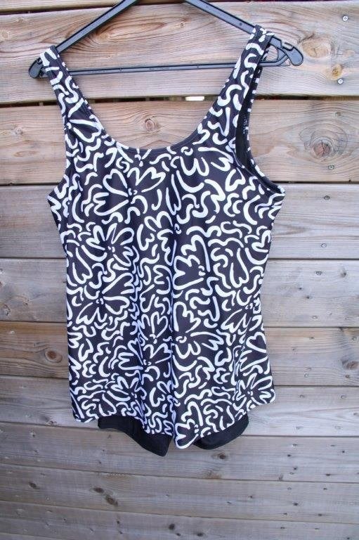 Badpakjurk zwart/ wit Infinity mt 44 E/F cup pijpjes Vaste p, Kleding | Dames, Badmode en Zwemkleding, Zwart, Badpak, Ophalen of Verzenden