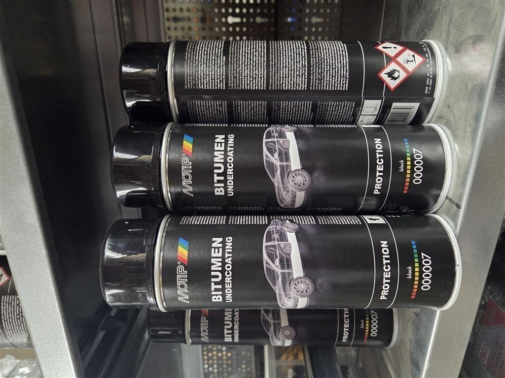 totaal 50 spuitbussen bitumen, undercoating, anti roest enz., Auto diversen, Onderhoudsmiddelen, Ophalen of Verzenden