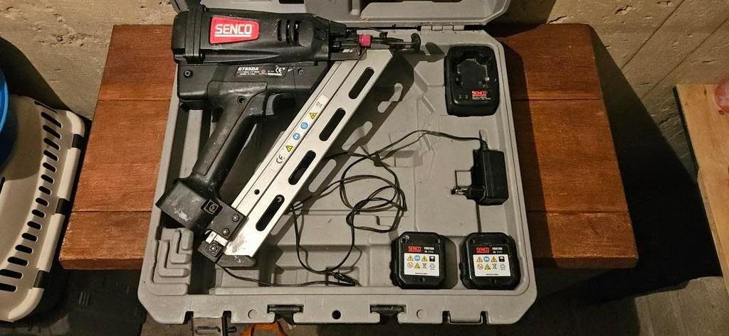Senco GT65DA tacker in koffer met accessoires 3 koffers, Doe-het-zelf en Verbouw, Gereedschap | Handgereedschap, Ophalen, Gebruikt
