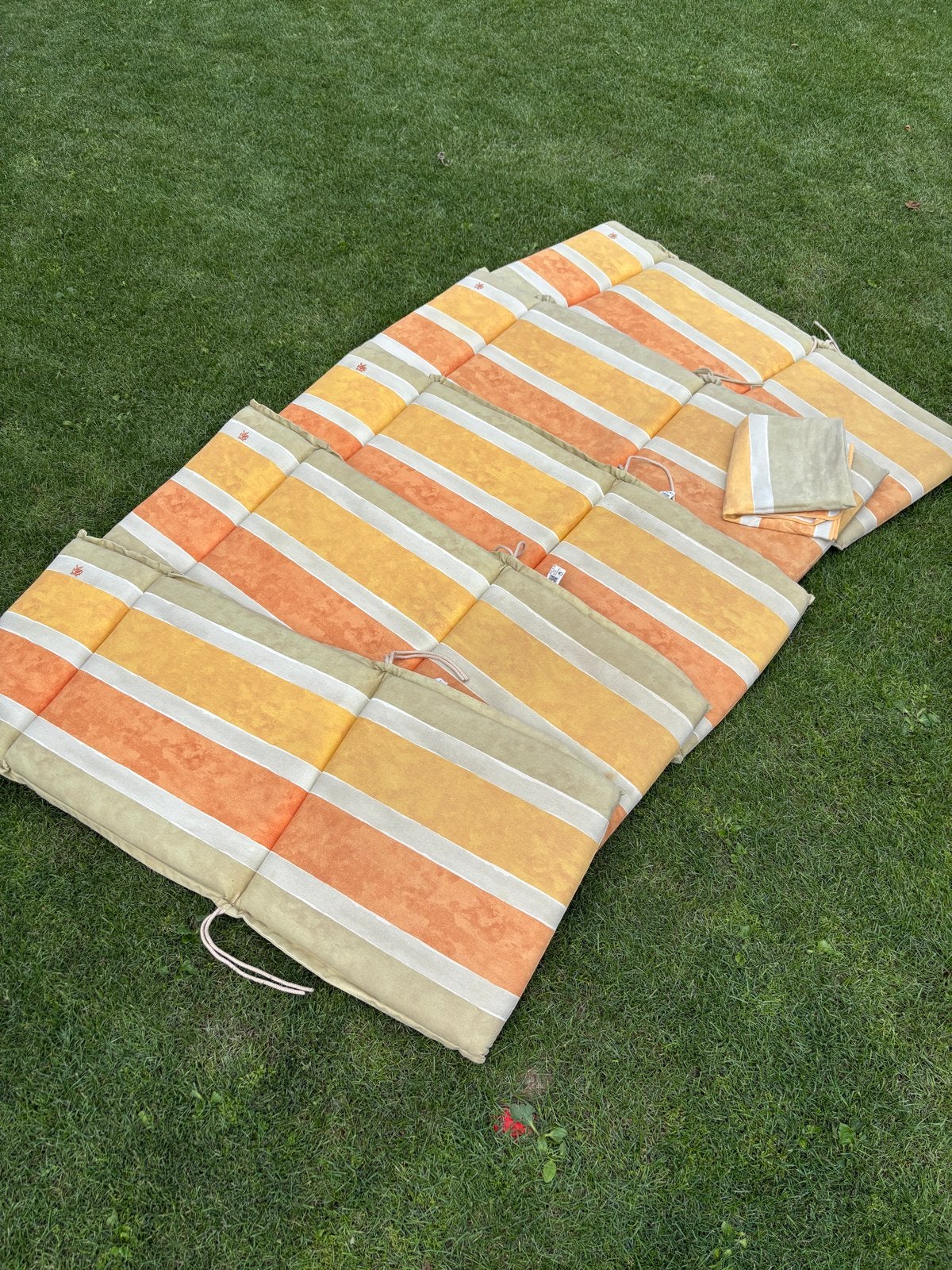 Comfortabele stoelkussens voor buiten incl tafelkleed, Tuin en Terras, Ophalen, Zo goed als nieuw