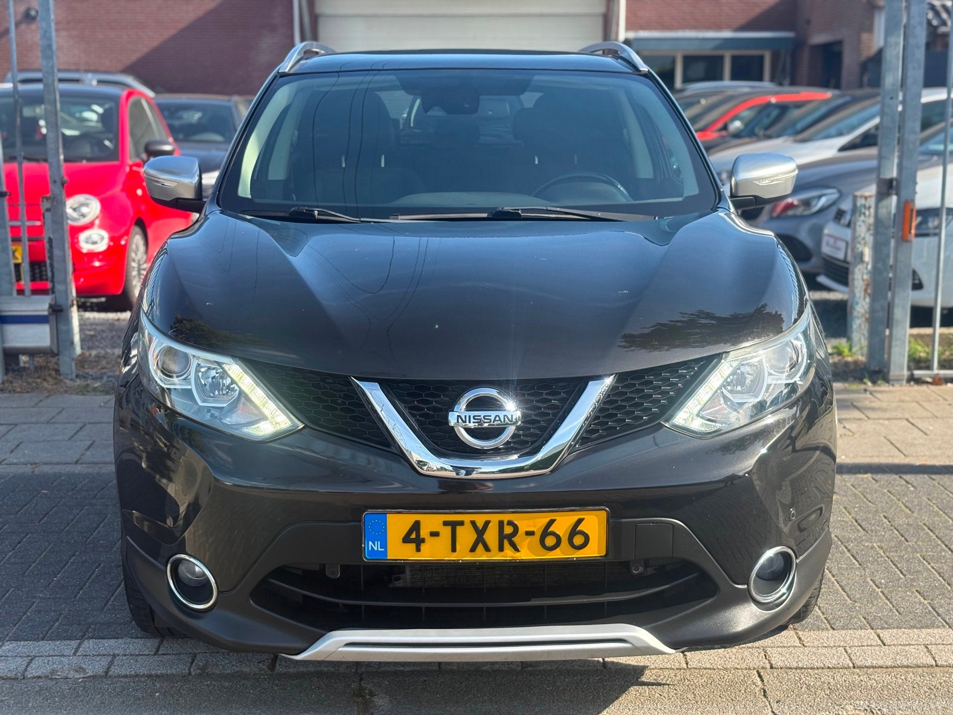 Nissan Qashqai 1.2 Connect Edition | Panoramadak | Trekhaak, Auto's, Voorwielaandrijving, Euro 5, Stof, Gebruikt