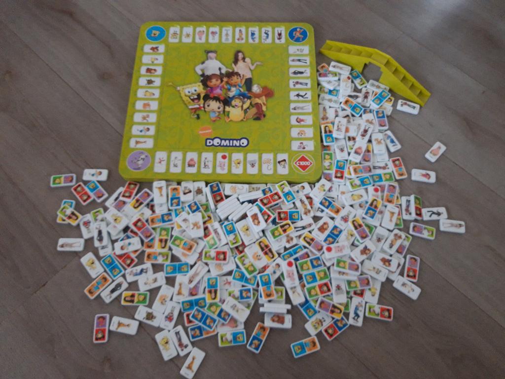 nickelodeon  bord spel, Vijf spelers of meer, Ophalen of Verzenden, Zo goed als nieuw