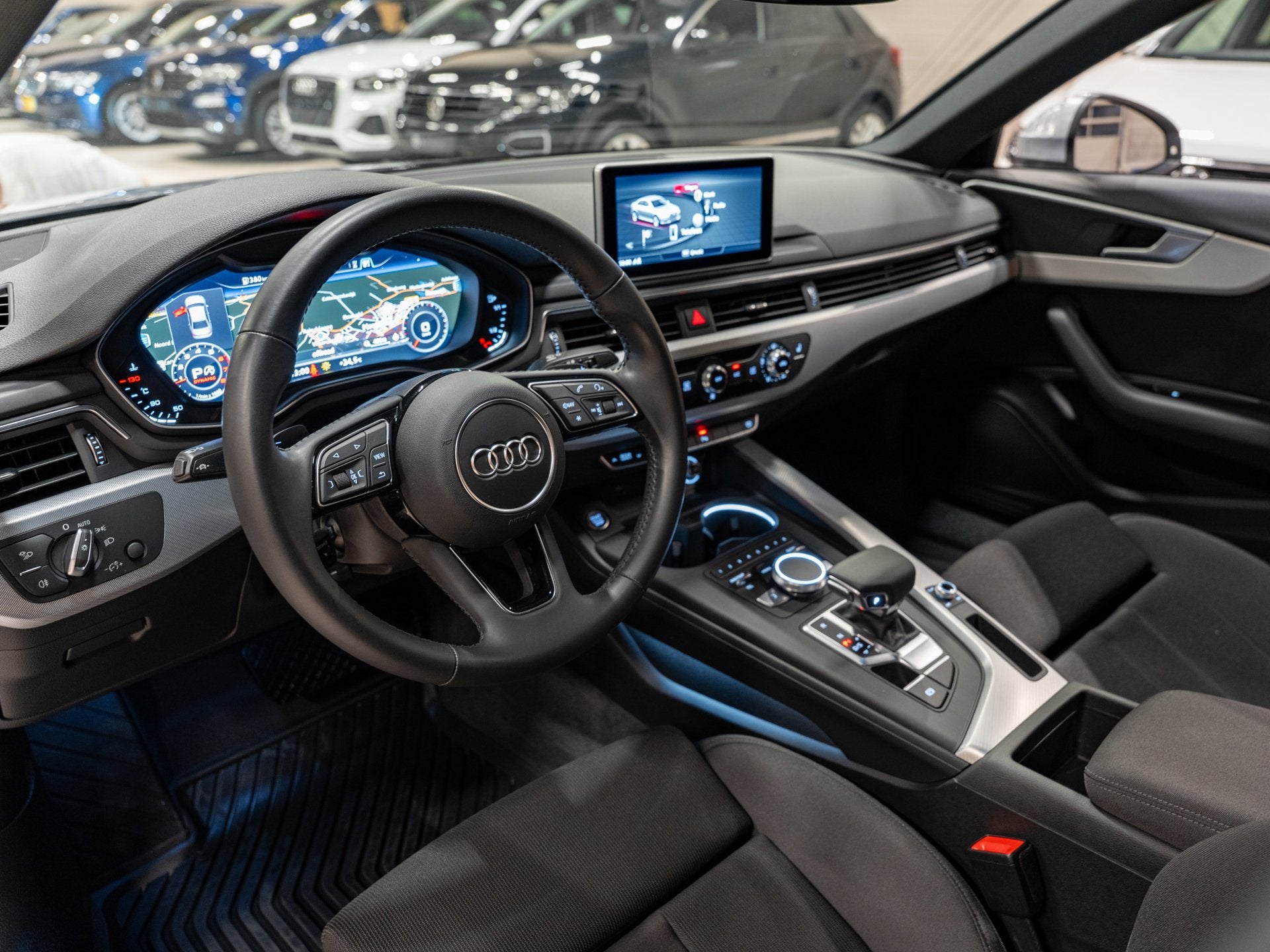Audi A4 Limousine 2.0 TFSI MHEV S-Tronic Pro Line, Virtual C, Stof, Gebruikt, Zwart, 4 cilinders