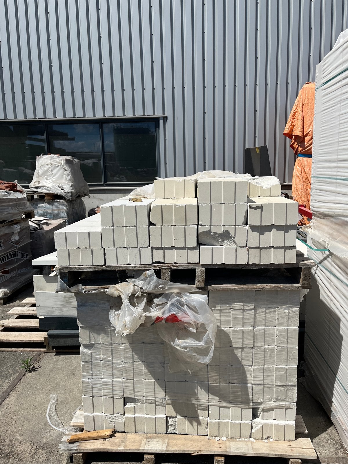 Kalkzandsteen blokken 21.5x30x8 cm - 80 stuks, Tuin en Terras, Tegels en Klinkers, Ophalen, Gebruikt