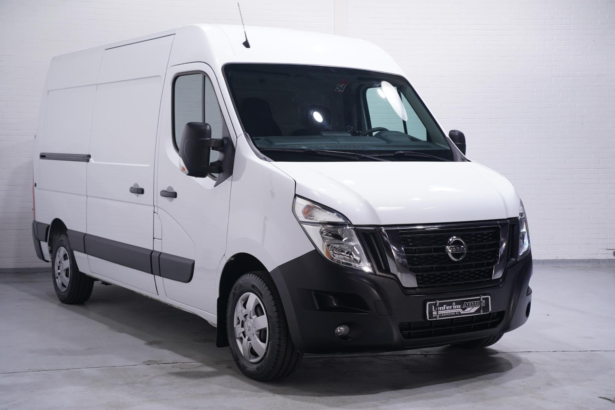 Renault Master Nissan Interstar 2.3 dCi 135 pk L2H2 Acenta C, Voorwielaandrijving, Gebruikt, 4 cilinders, Renault