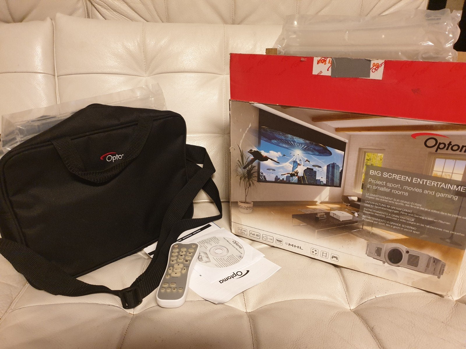 Optoma  Full HD Beamer, Ophalen of Verzenden, Zo goed als nieuw, Rugtas, Overige merken