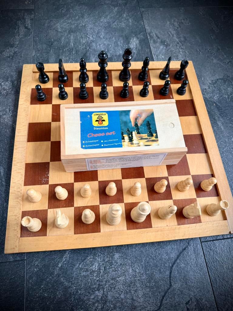 Houten Staunton schaakset met speelbord., Ophalen of Verzenden, Minder dan 500 stukjes, Gebruikt, Schaken