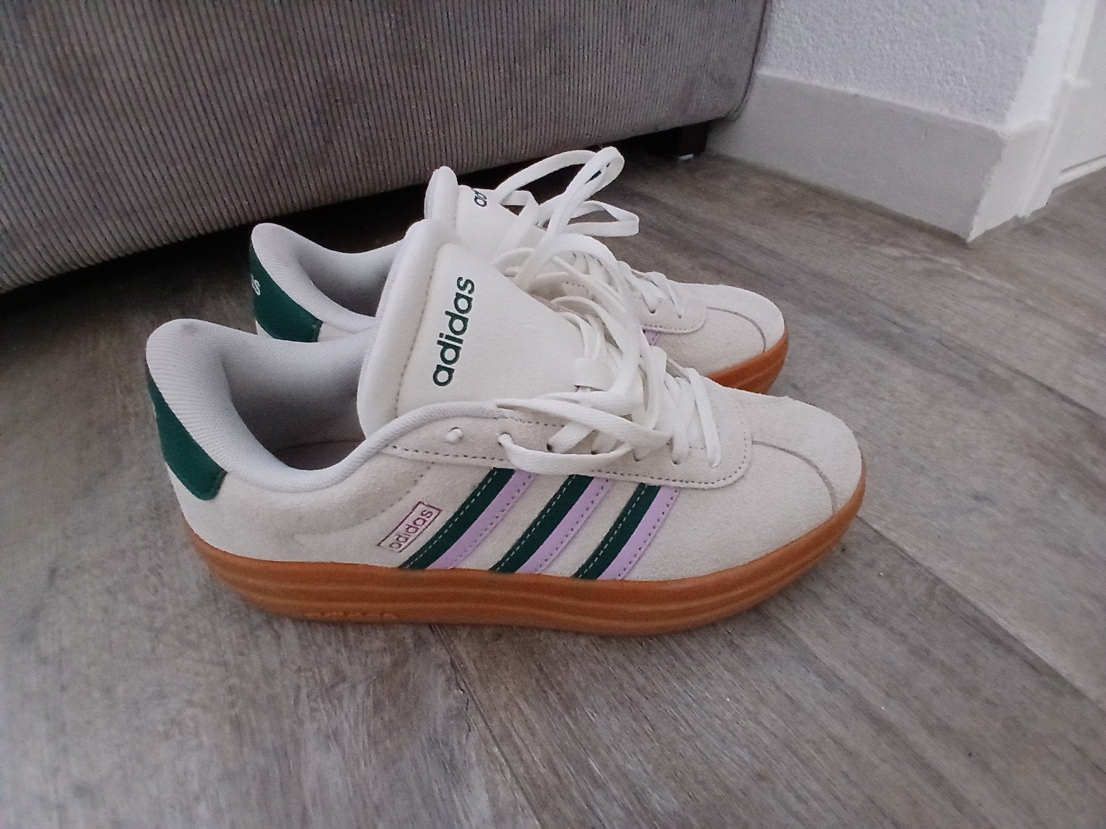 Adidas sneakers maat 39,5 - Zo goed als nieuw, Overige kleuren, Adidas, Ophalen of Verzenden, Sneakers of Gympen