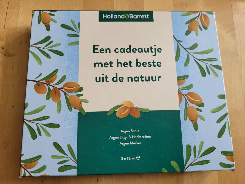 Holland & barrett 3 x argan verrassingspakket scrub crème ma, Ophalen of Verzenden, Zo goed als nieuw, Gehele gezicht
