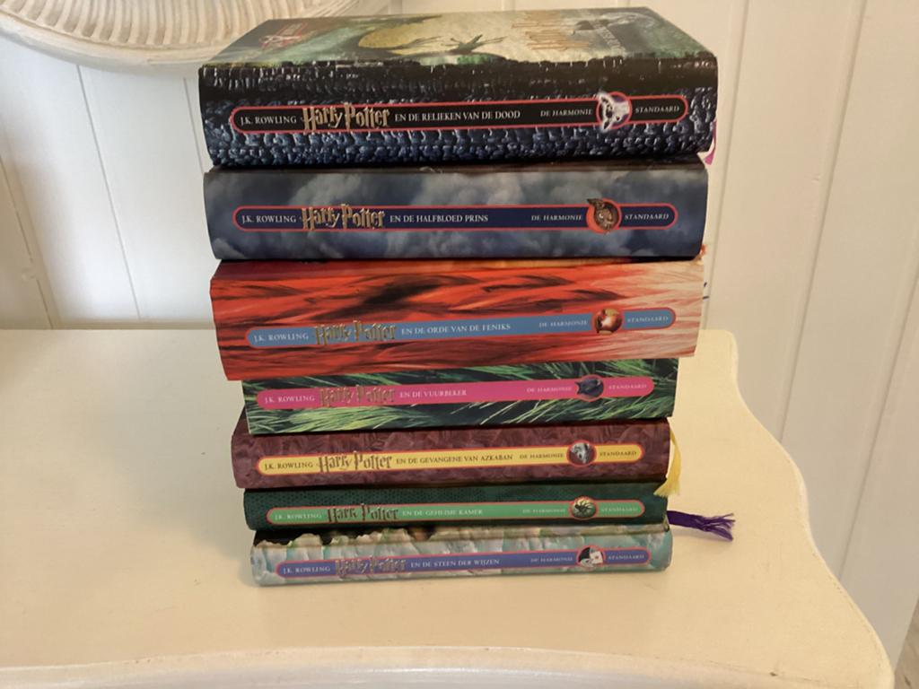 Harry potter 7 delen, 6 gebonden en gratis, Boeken, Ophalen of Verzenden, Gelezen